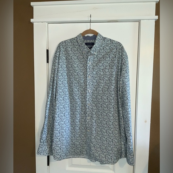 crown & ivy Other - Men’s Crown & Ivy long sleeve small floral print button-down shirt